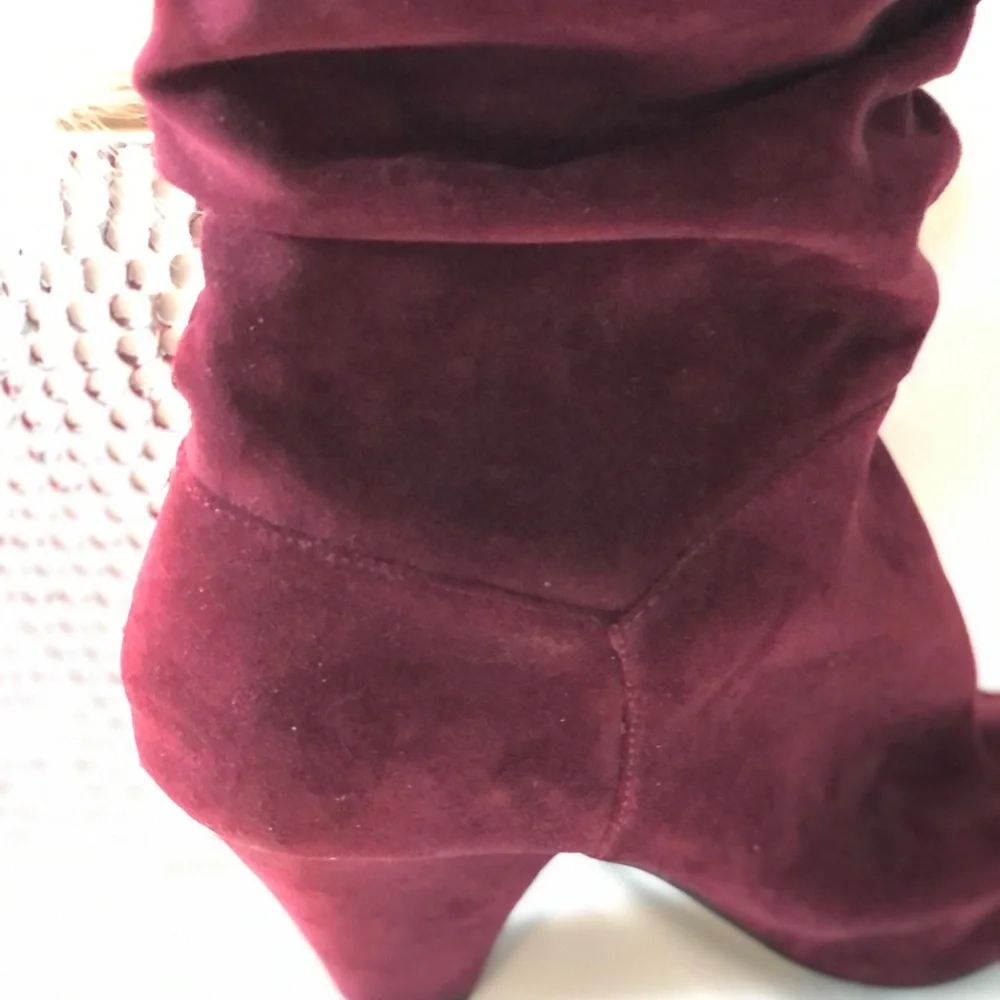 Elegant Burgundy Suede Women's Boots - Picture 5 of 11